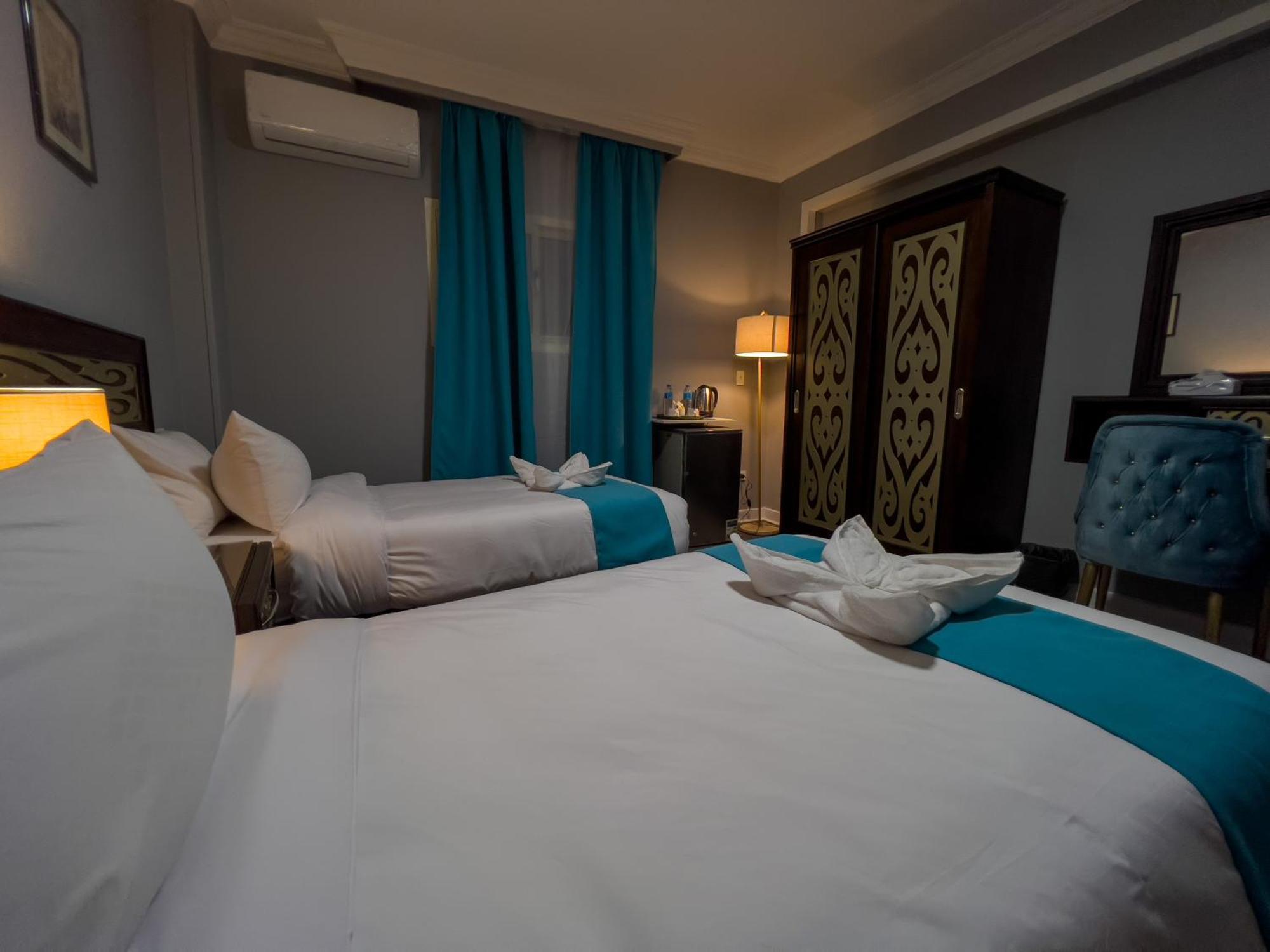 Pyramids Gate Hotel Kafrat al Jabal Exterior photo