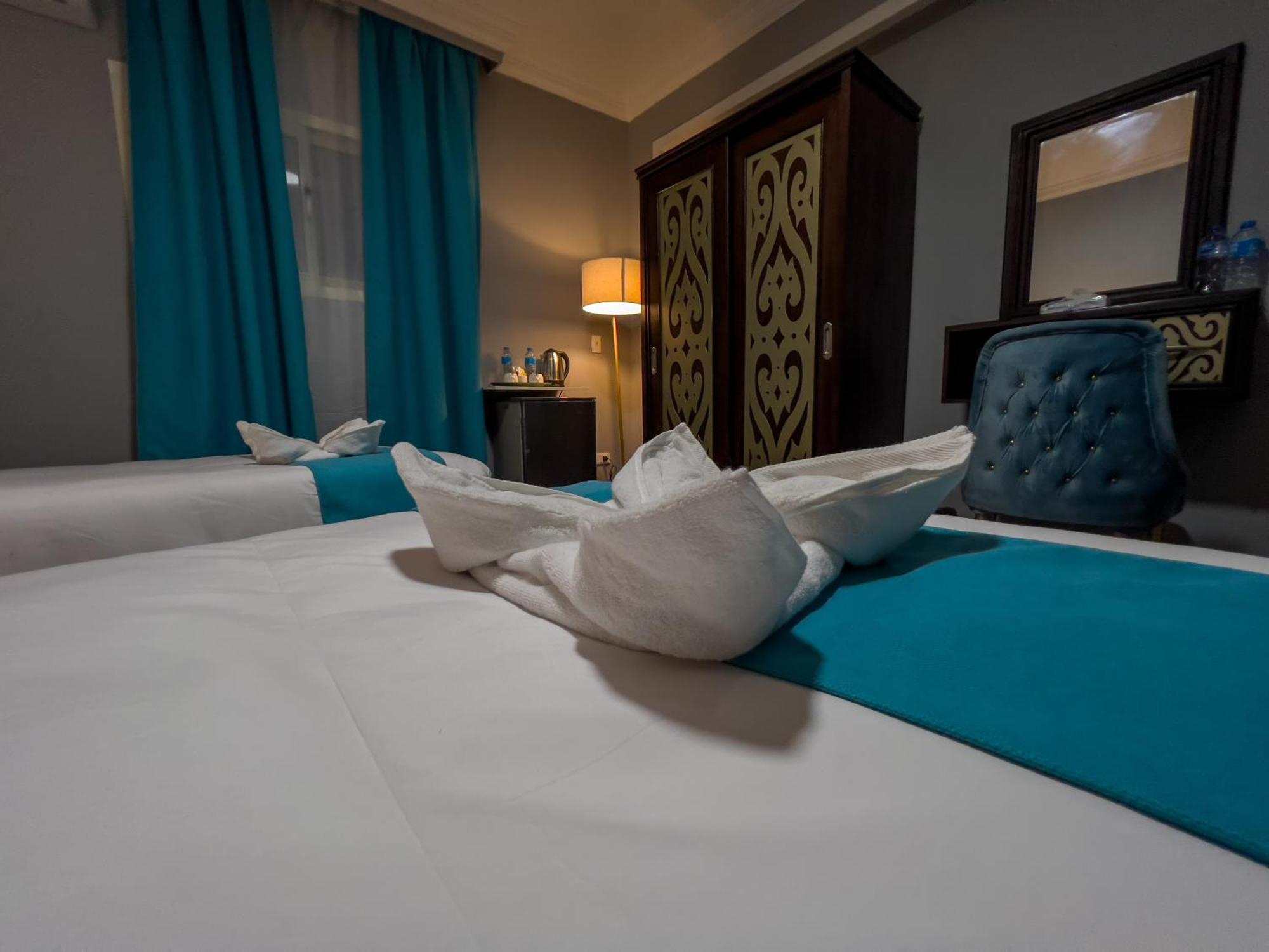 Pyramids Gate Hotel Kafrat al Jabal Exterior photo