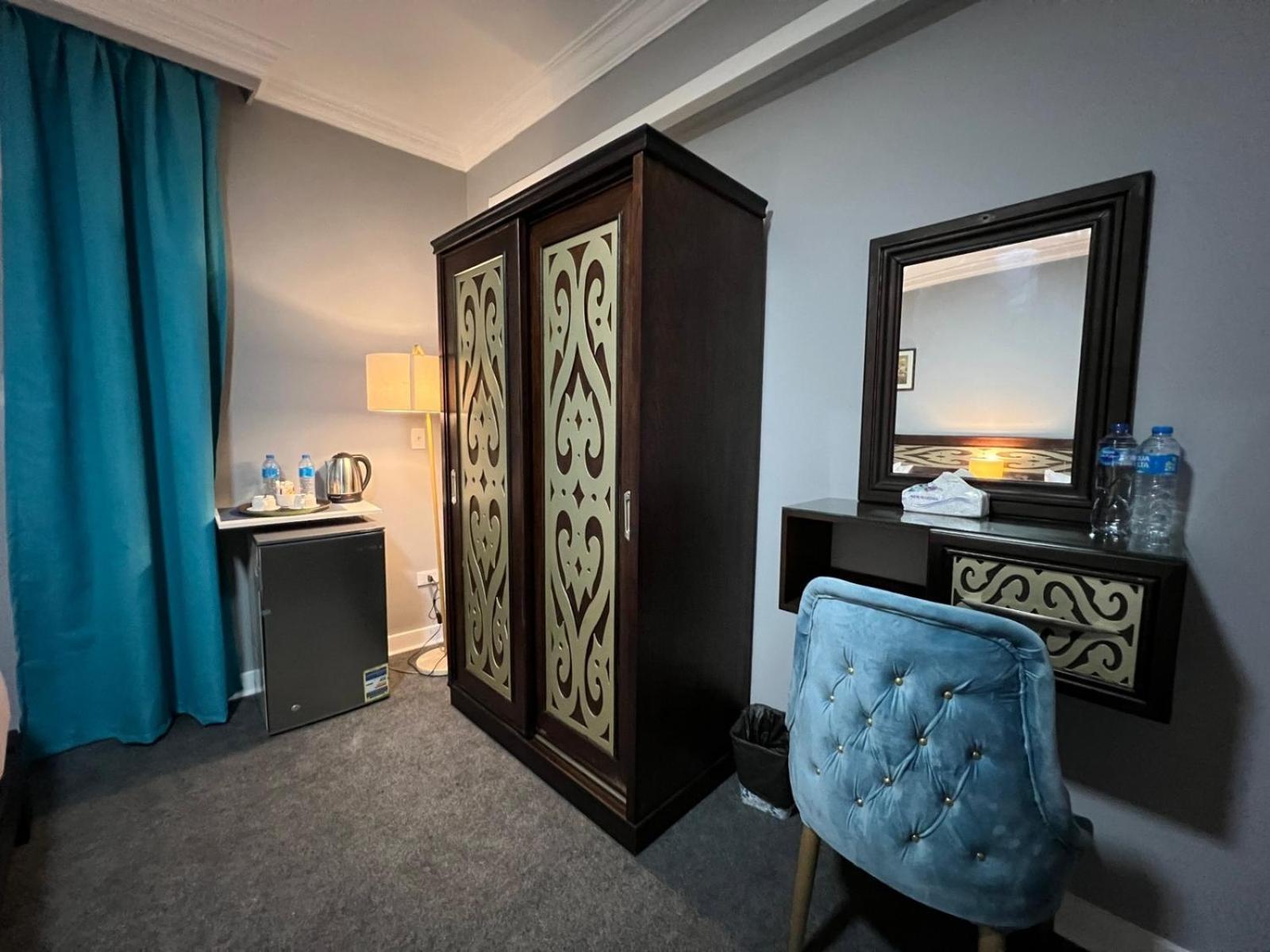 Pyramids Gate Hotel Kafrat al Jabal Exterior photo
